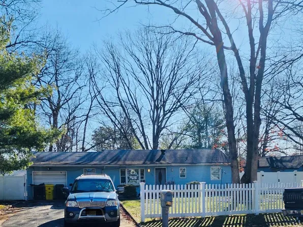 1419 Jeffrey Street, Lakewood, NJ 08701