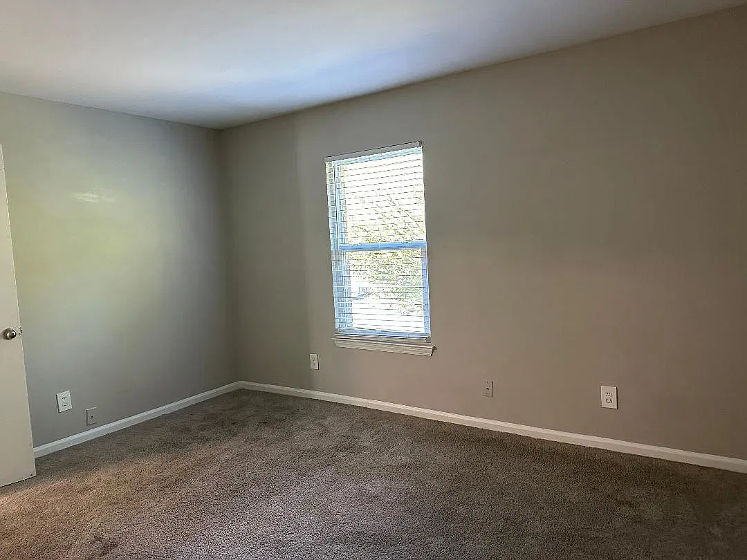 2 bed, 1040 sqft, $1,695 — Photo 3