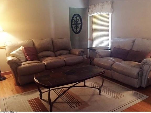 5th image of 2861 Dartmoor Dr NE