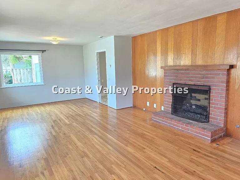 1117 Surf Ave — Photo 6