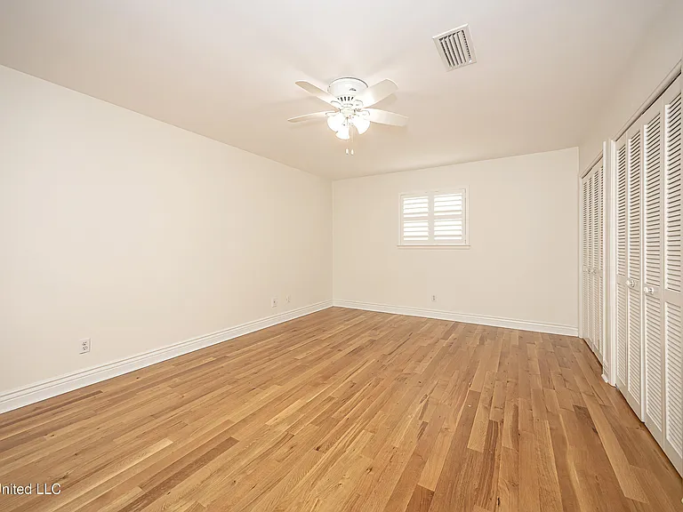 1107 Le Badine Ct — Photo 37