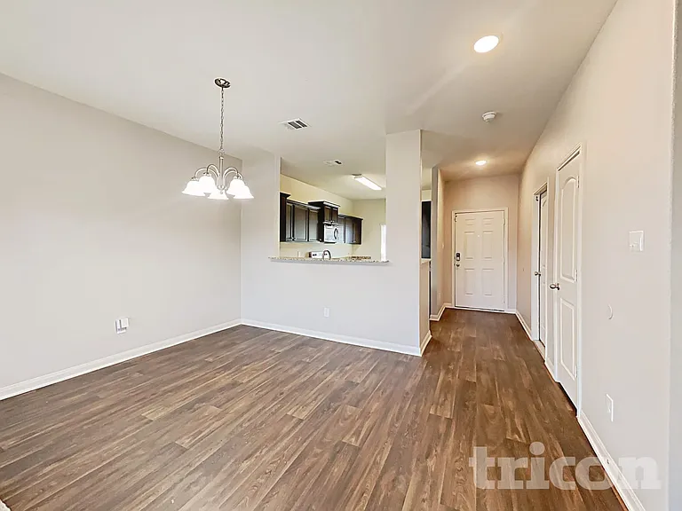524 Yearwood Ln — Photo 4