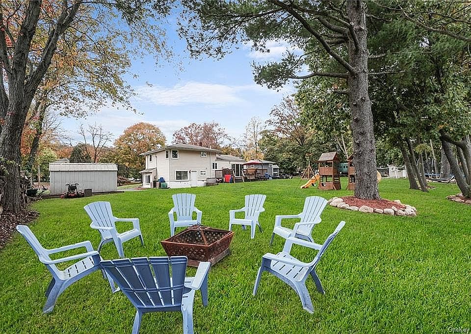 1st image of 31 Morris Dr
