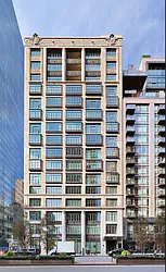 Huys  at 404 Park Avenue South in NoMad