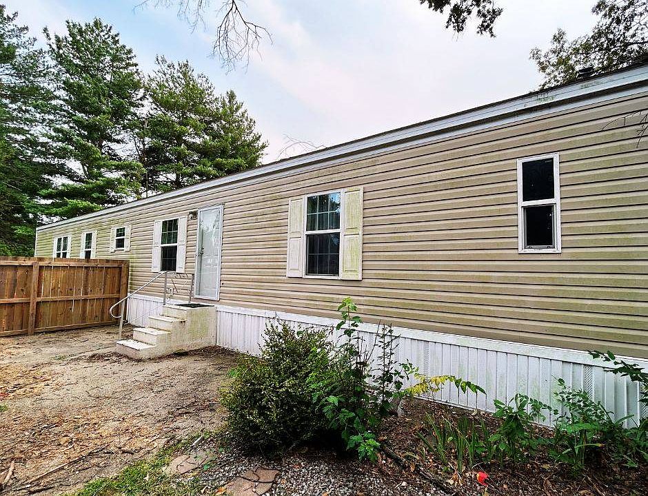 1st image of 904 Le Roy St
