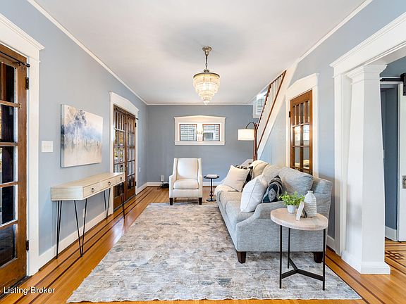 4th image of 2016 Woodbourne Ave