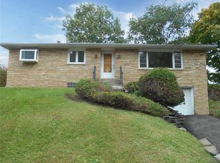 113 Piercefield Dr, Syracuse, NY 13209