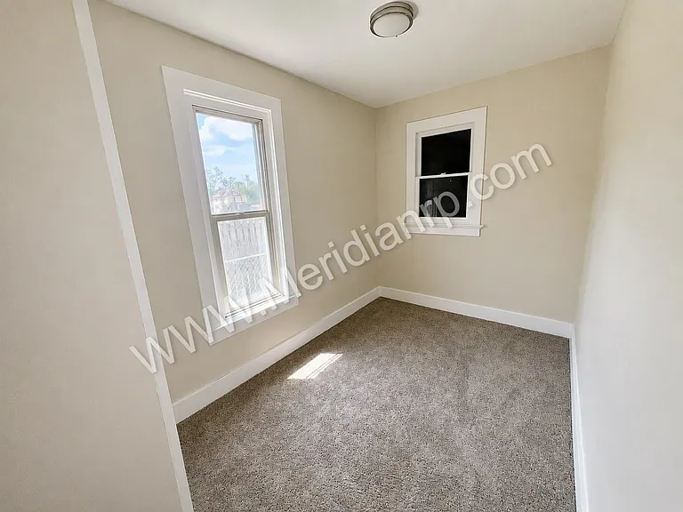 1323 Grant Ave — Photo 5