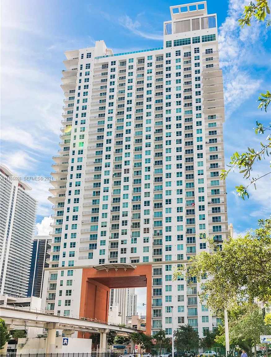 1 bed, 667 sqft, $2,300 — Photo 2