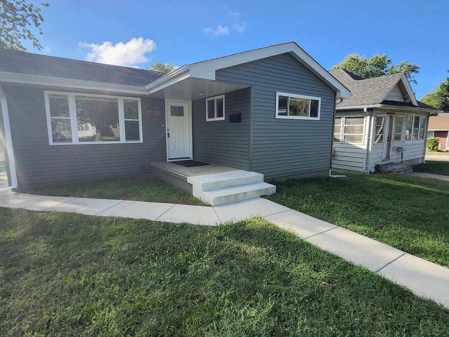 226 N Carroll Ave — Photo 3