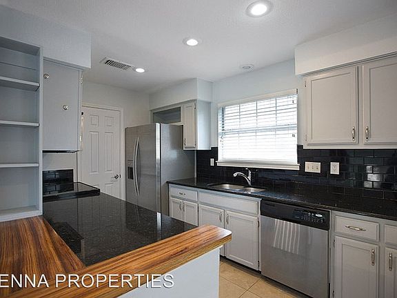 3rd image of 3938 Shoal Creek Blvd Suite A