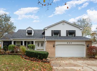 837 W Lanark Ln, Palatine, IL 60067