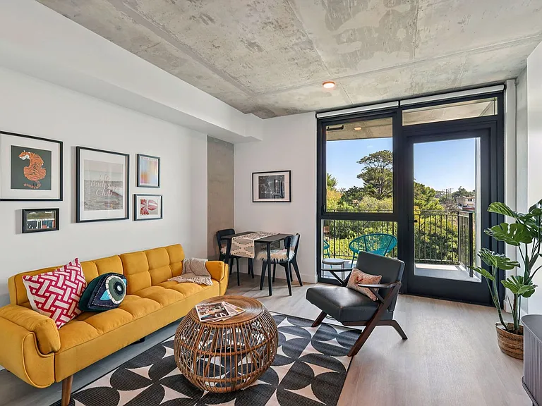 Rainford Apartments — Photo 13