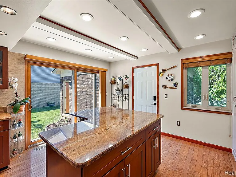 2981 Powderhorn Ridge Rd — Photo 10