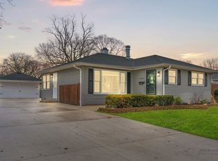 3804 Bobwhite Ln, Rolling Meadows, IL 60008