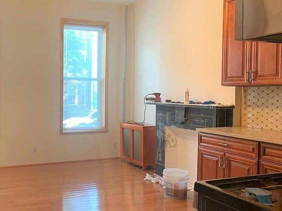 4th image of 169 14th St #1
