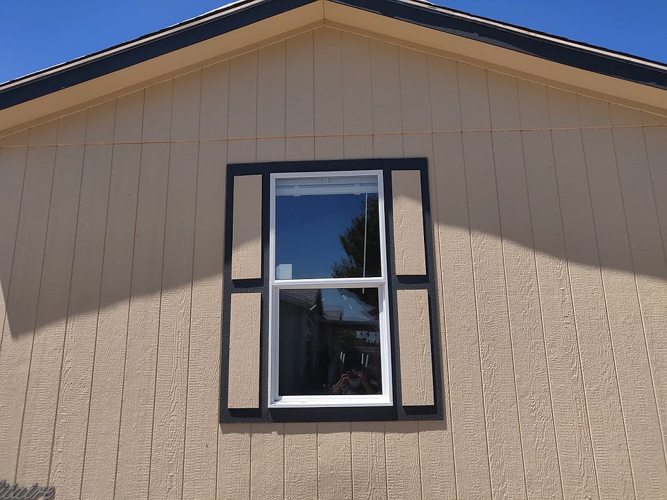 Beautiful 2 Bedroom, 2 Bath Ho