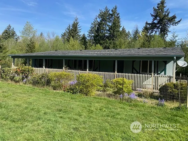 2946 46th Avenue NE photo 1