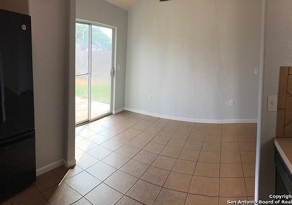 4th image of 2219 Mission Cir