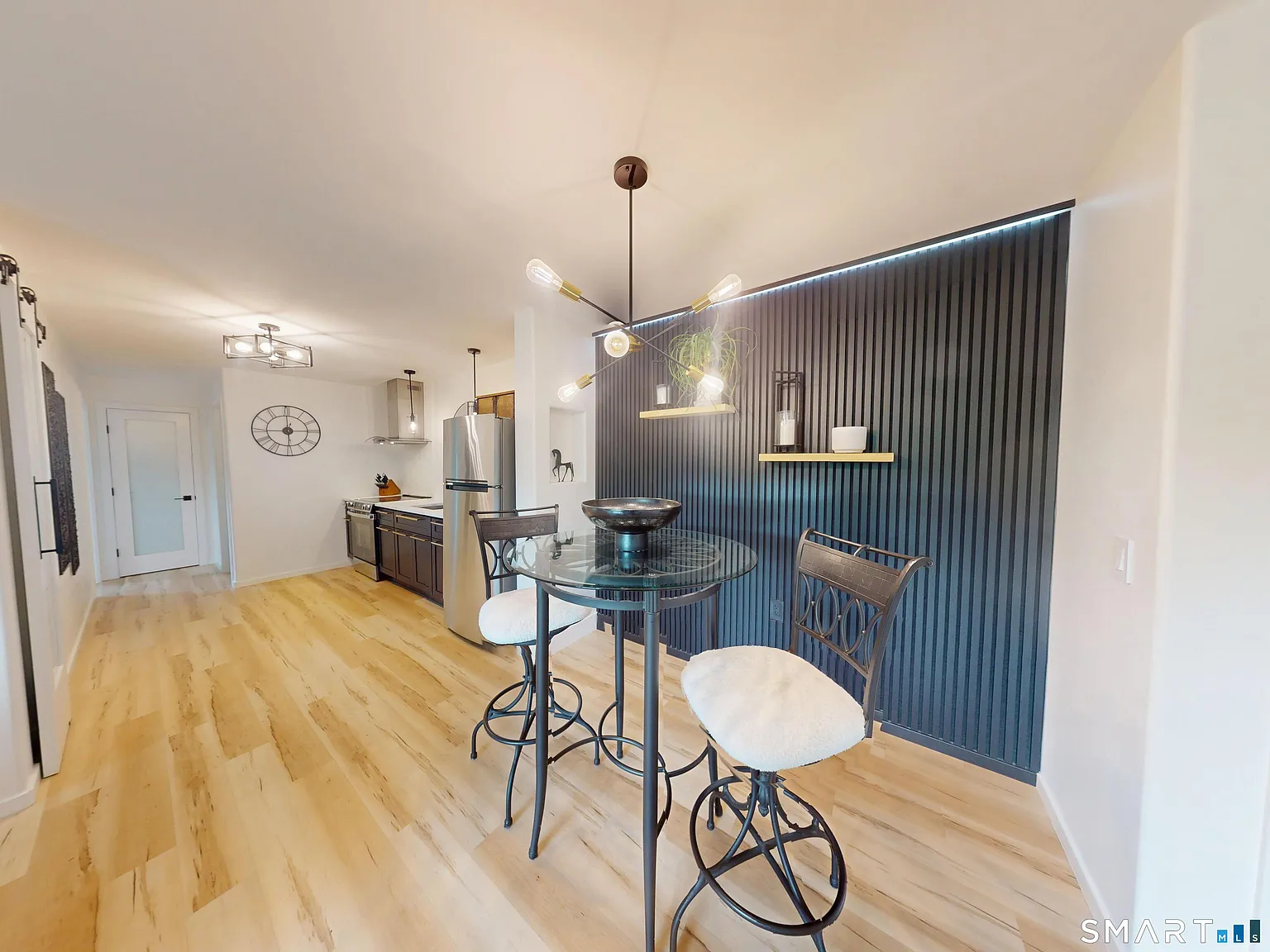 1 bed, 1.0 bath, 714 sqft, $1,750 — Photo 2