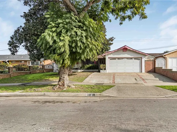 725 S Flintridge Dr, Santa Ana, CA 92704