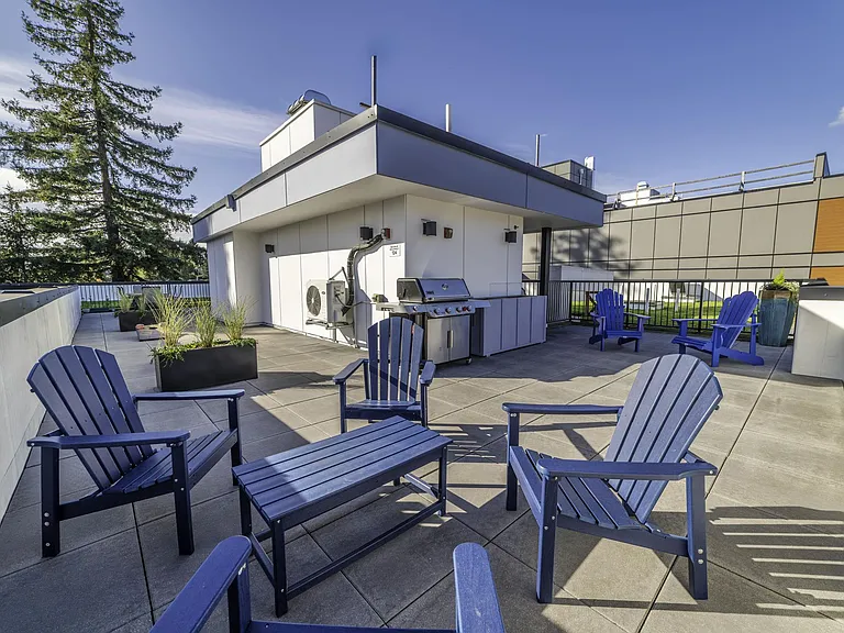 FreWall Apts. — Photo 12