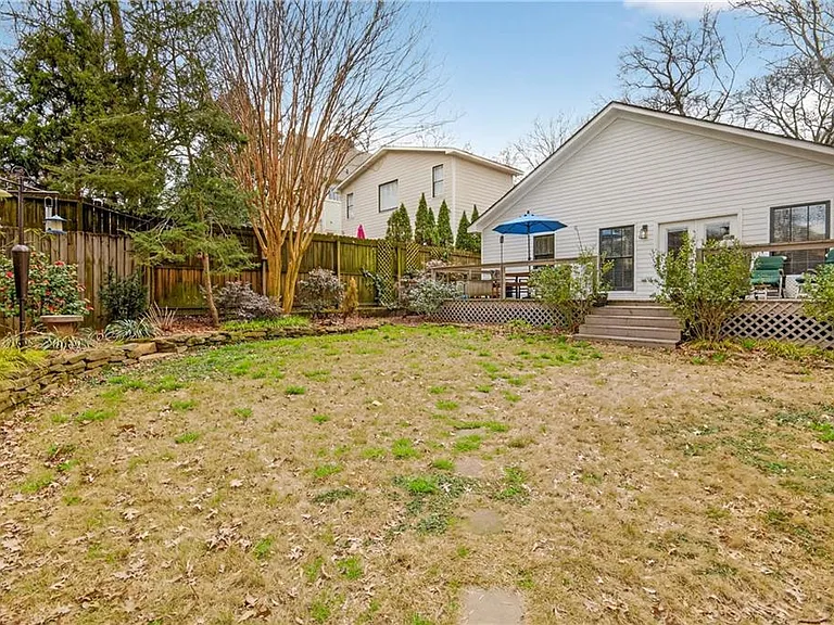 865 Monroe Cir NE — Photo 46