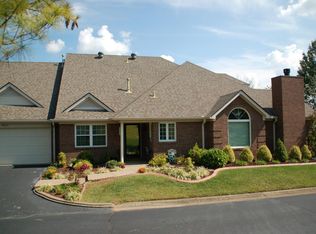 8003 Port Royal Ct, Louisville, KY