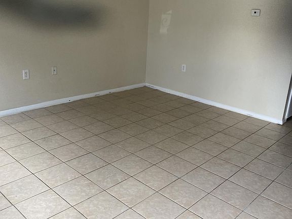 5th image of 3932 Crayrich Cir #3932