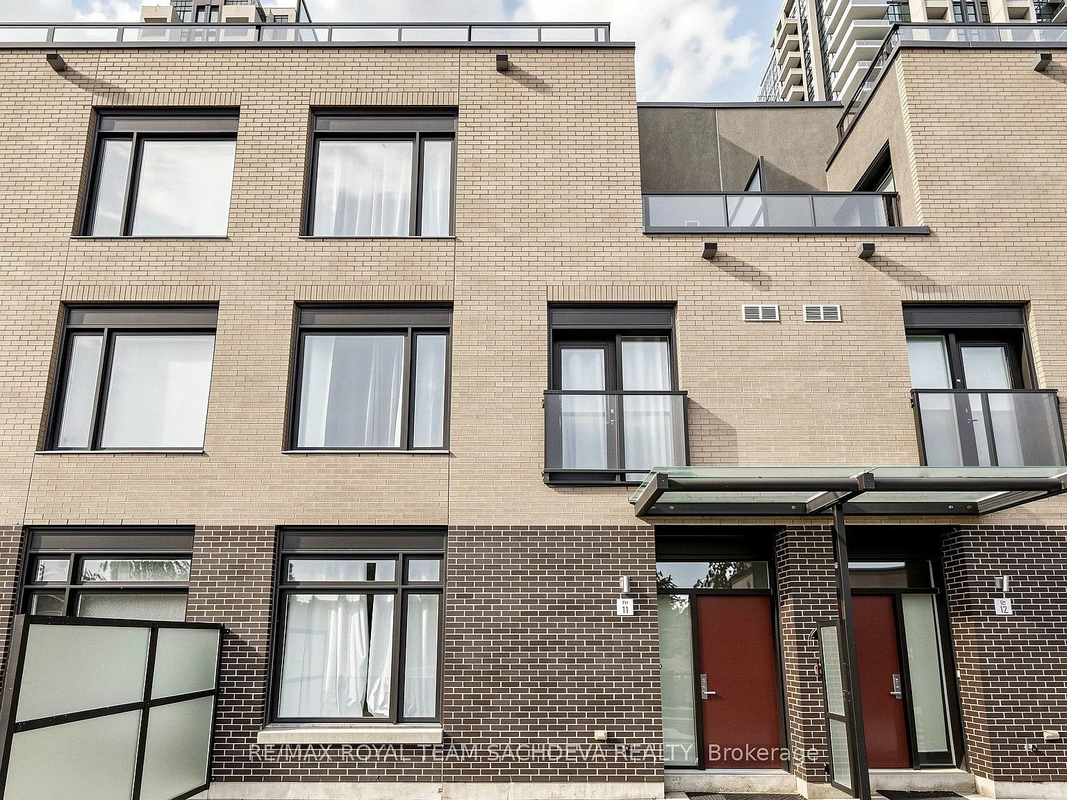3 bed, $3,850 — Photo 1