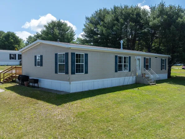 20 Purington Avenue, Mechanic Falls, ME 04256