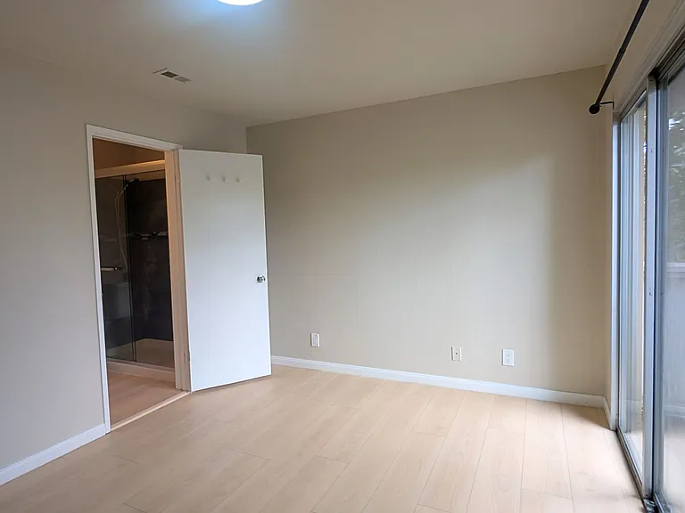 338 S Willard Ave — Photo 12