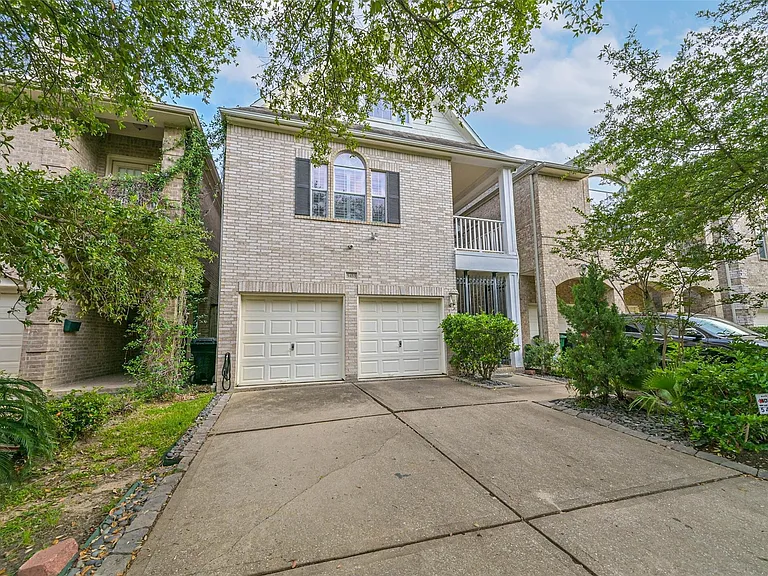 5453 Fairdale Ln — Photo 2