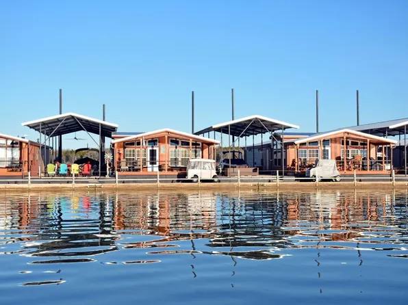 18 Admiral Way, Pottsboro, TX 75076