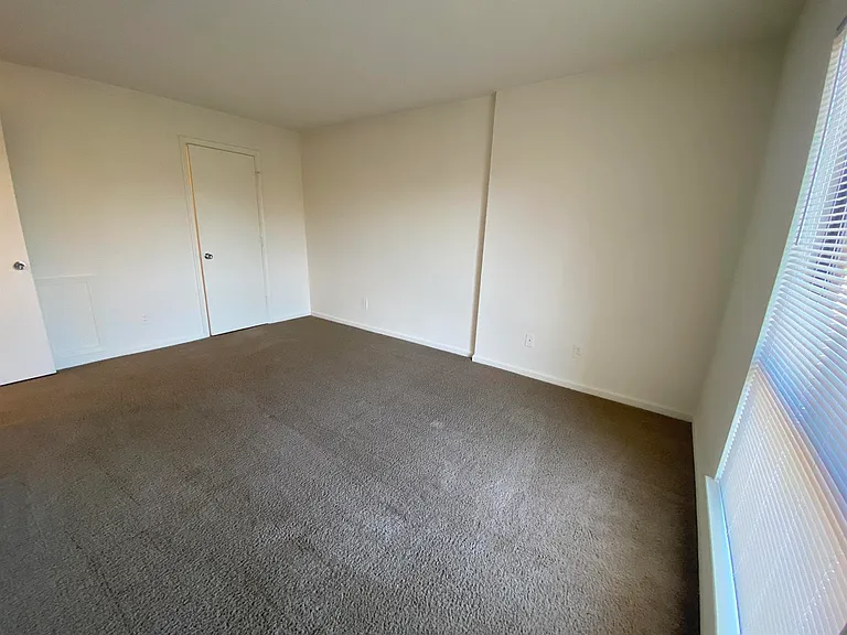Princeton Circle West Apartments — Photo 26