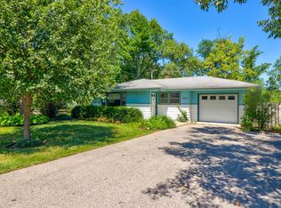 18238 W Big Oaks Rd, Grayslake, IL 60030