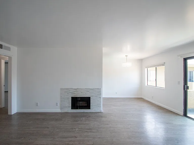 15128-44 Burbank Blvd — Photo 30