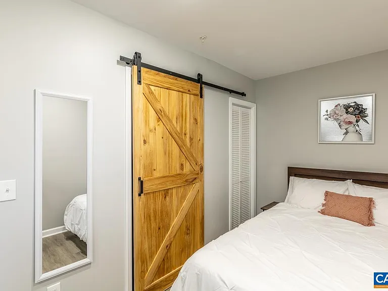 1329 Riverdale Dr #4 — Photo 12