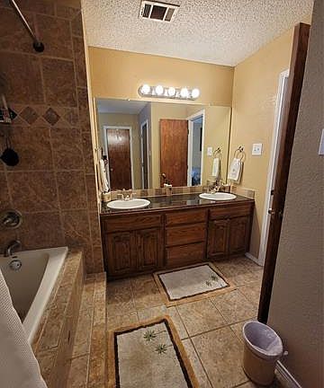 5th image of 1003 Shady Grove Dr