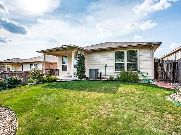 4th image of 806 Cowhide Dr