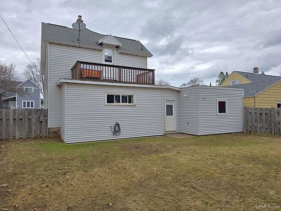 2nd image of 618 Maurice St