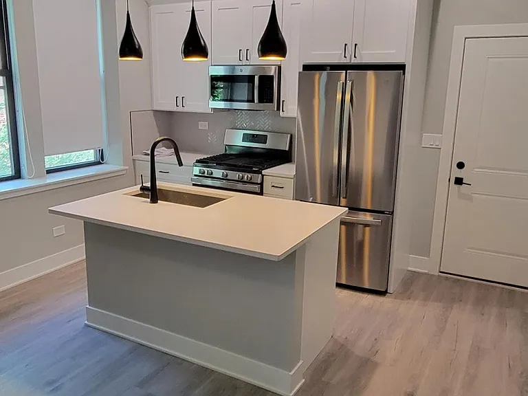 3611 N Greenview Ave #1 — Photo 9