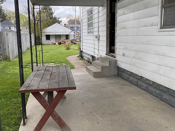 2nd image of 667 Reinhard Ave