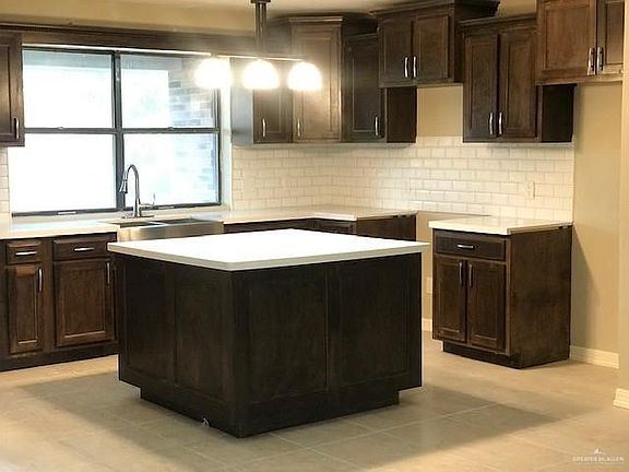 3rd image of 4303 Americana Ln