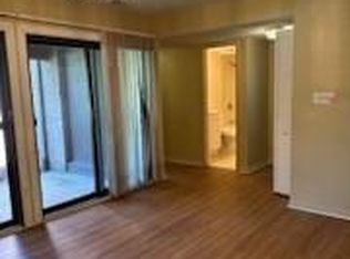 350 Willowbrook Dr, North Brunswick, NJ 08902