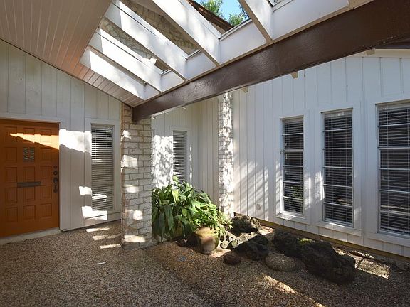 2nd image of 366 Tealwood Dr