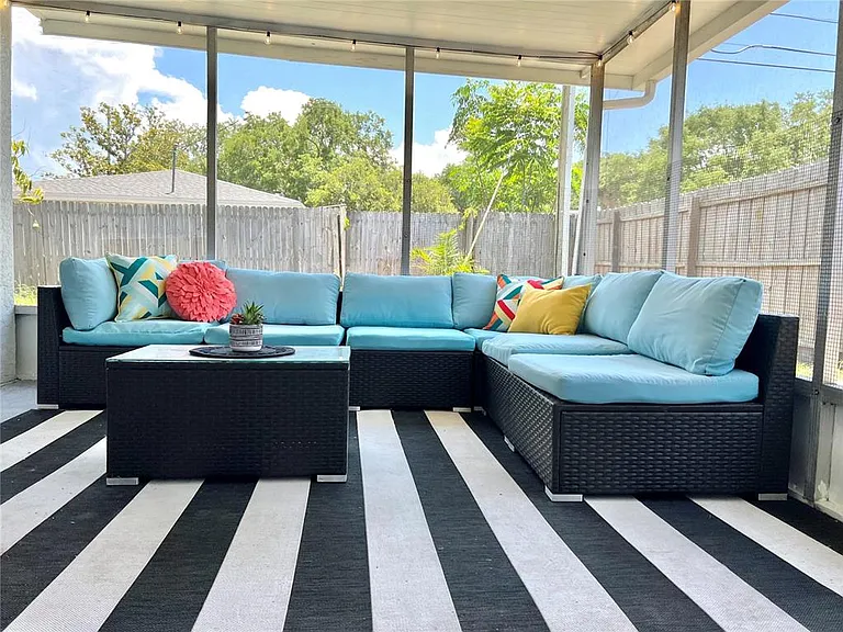 2173 Riviera Dr — Photo 21