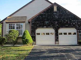 4 Barton Ct, Monroe Township, NJ 08831