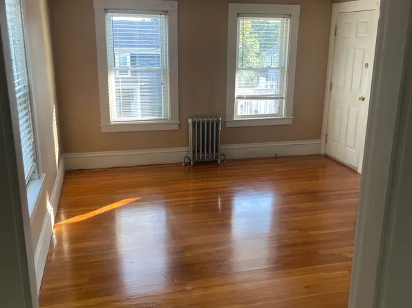 30 Auburn St #1, Woburn, MA 01801