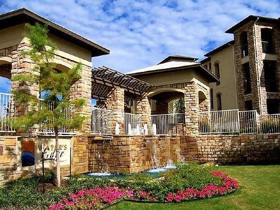 2nd image of 500 Waters Edge Dr APT 121